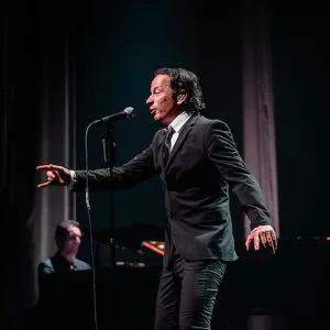 Brel ! Le spectacle interprété par Olivier Laurent