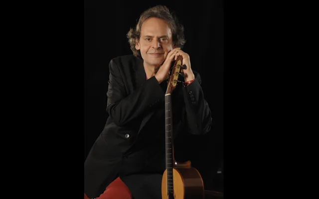 Hommage à Roland Dyens, guitariste, professeur, improvisateur, compositeur